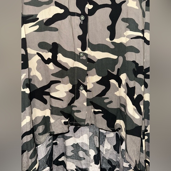 P. Luca Milano Women's SYB060 Green Camo 3/4 Sleeve Tunic Top Size Small - Picture 4 of 7